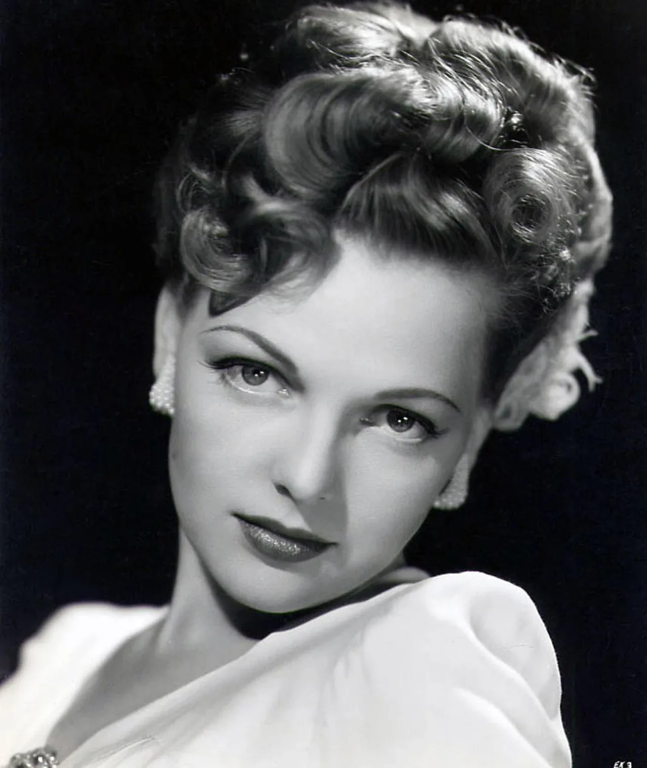 ELYSE KNOX